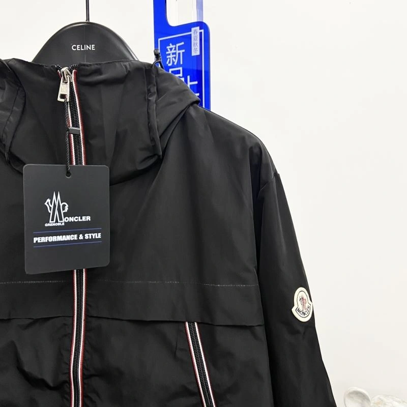 Casual Moncler Outwear 142130