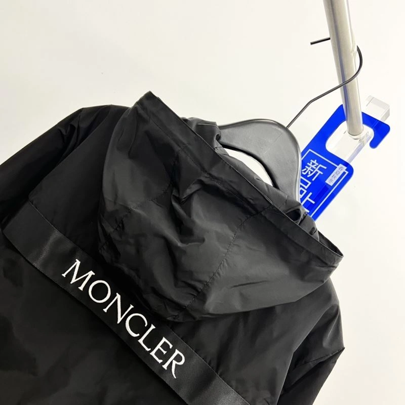 Casual Moncler Outwear 142130