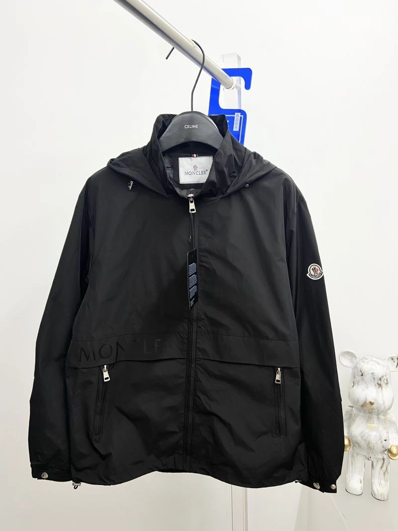Moncler Outwear Lightweight 142118