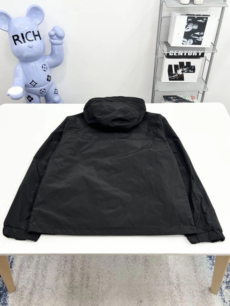 Moncler Outwear Classic 142117