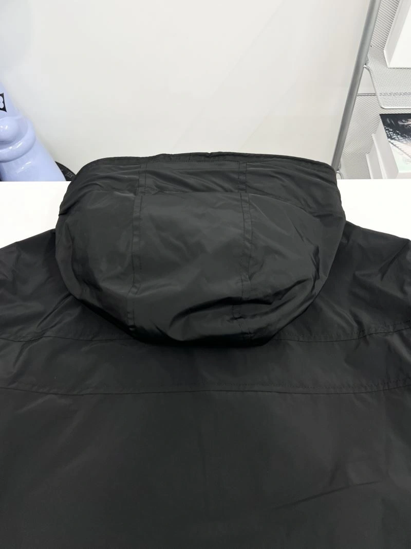 Moncler Outwear Classic 142117