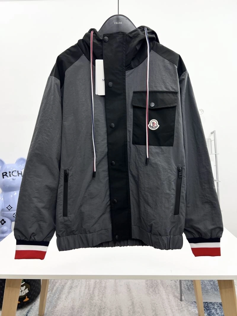 Moncler Outwear Breathable 142141