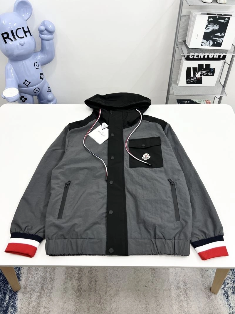 Moncler Outwear Breathable 142141