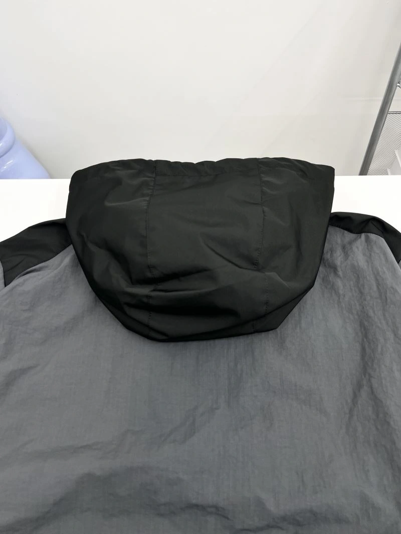 Moncler Outwear Breathable 142141