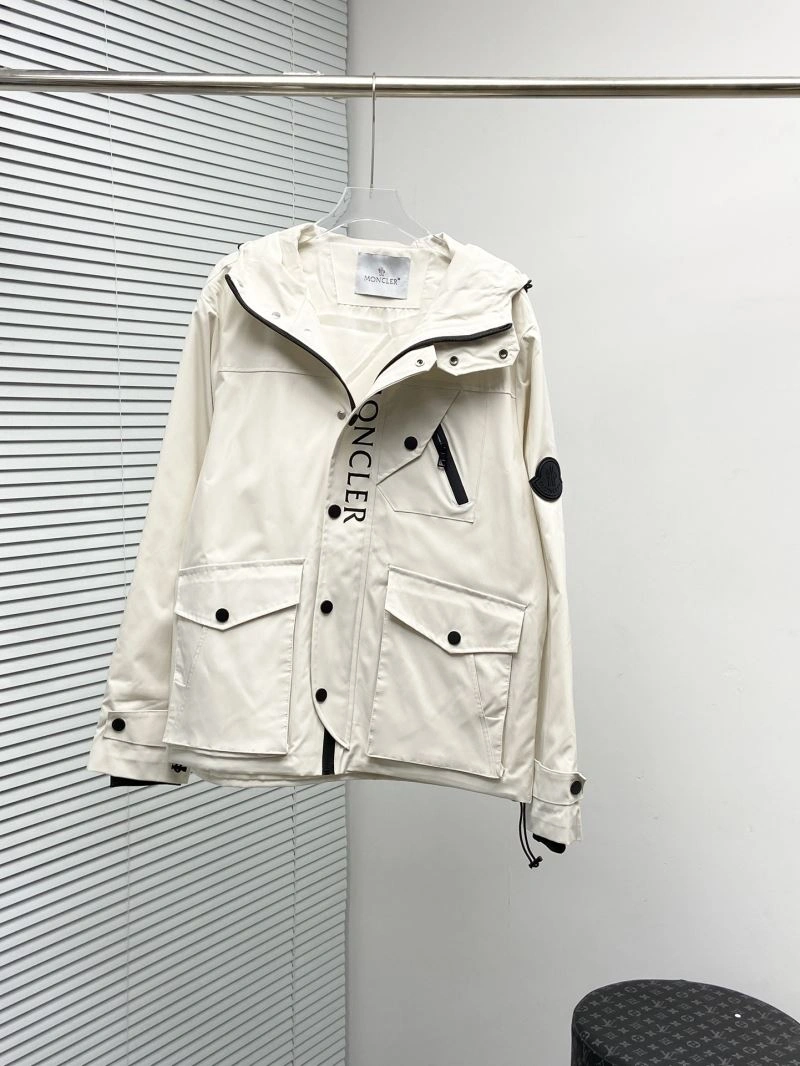 ComfortFit Moncler Outwear 142124