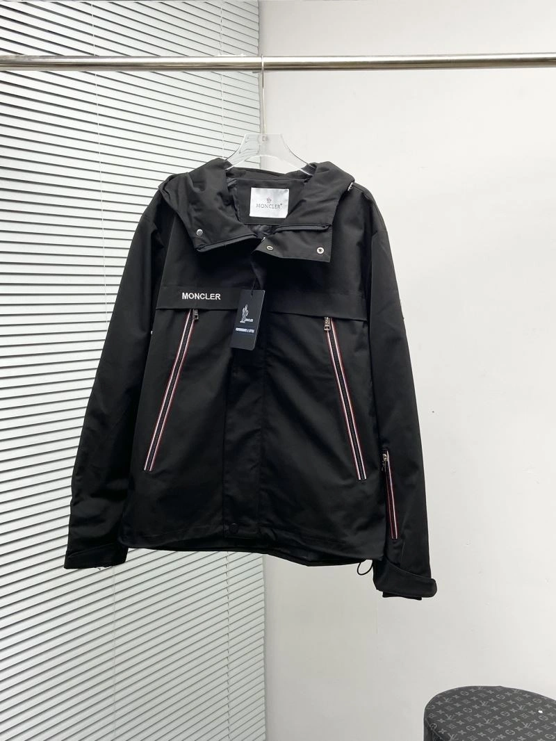 Moncler Outwear Unique 142114