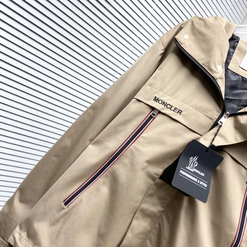Compact Moncler Outwear 142113
