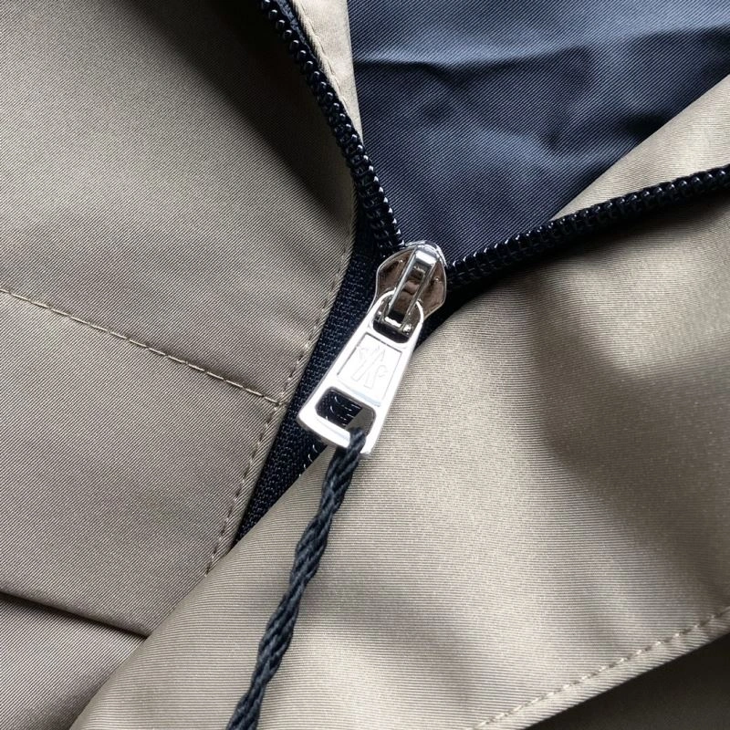 Compact Moncler Outwear 142113