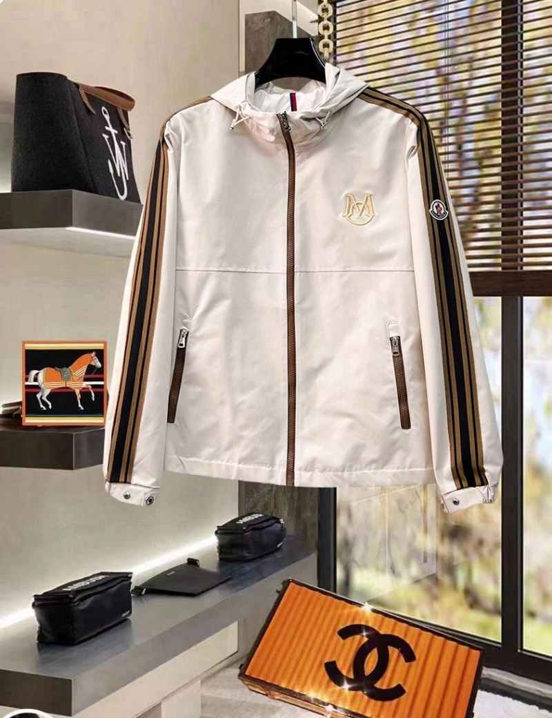 ZipUp Moncler Outwear 142109