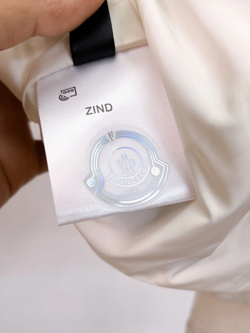 ZipUp Moncler Outwear 142109