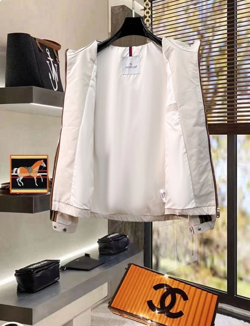ZipUp Moncler Outwear 142109