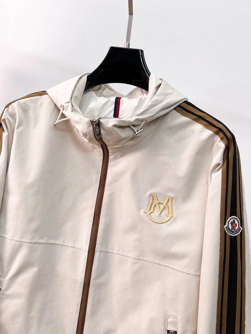 ZipUp Moncler Outwear 142109