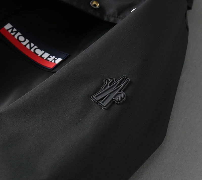Moncler Outwear WaterResistant 142108
