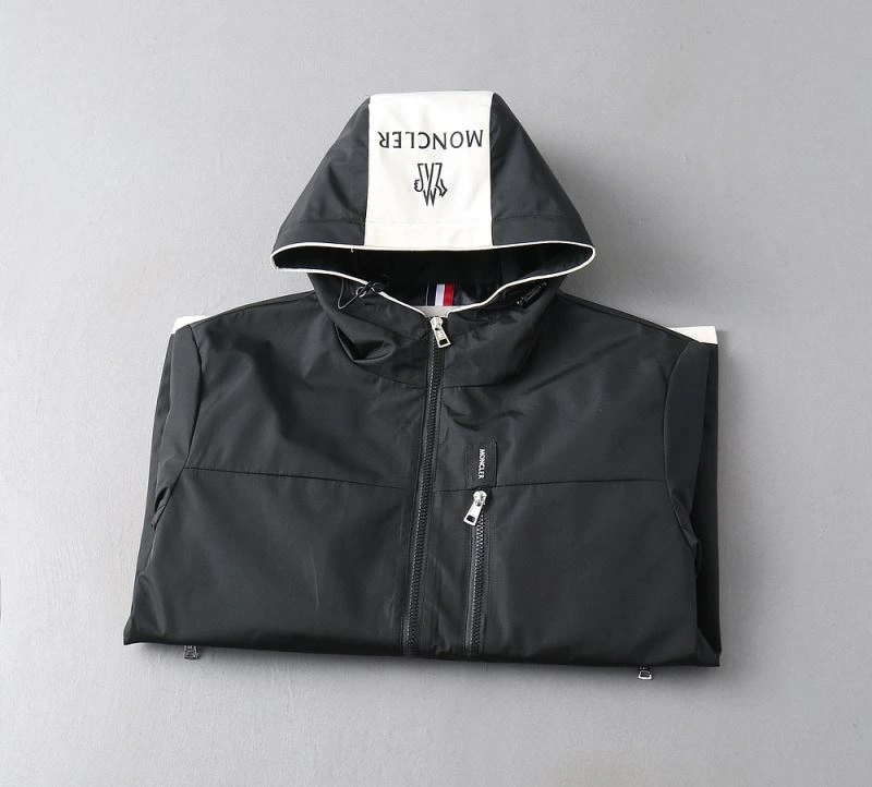 Comfortable Moncler Outwear 142110