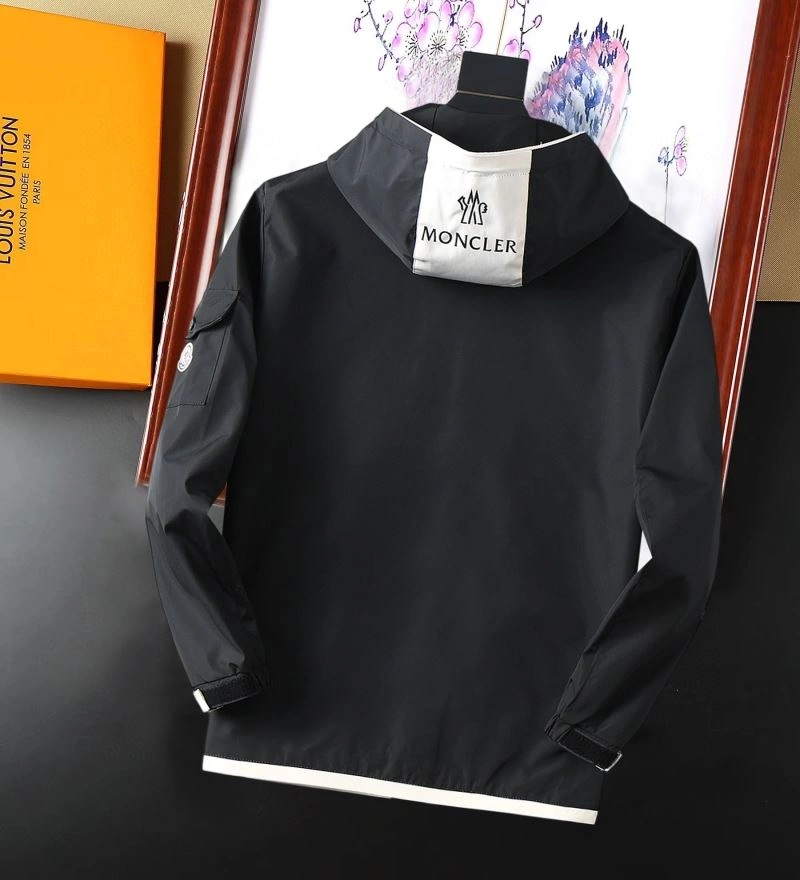 Comfortable Moncler Outwear 142110