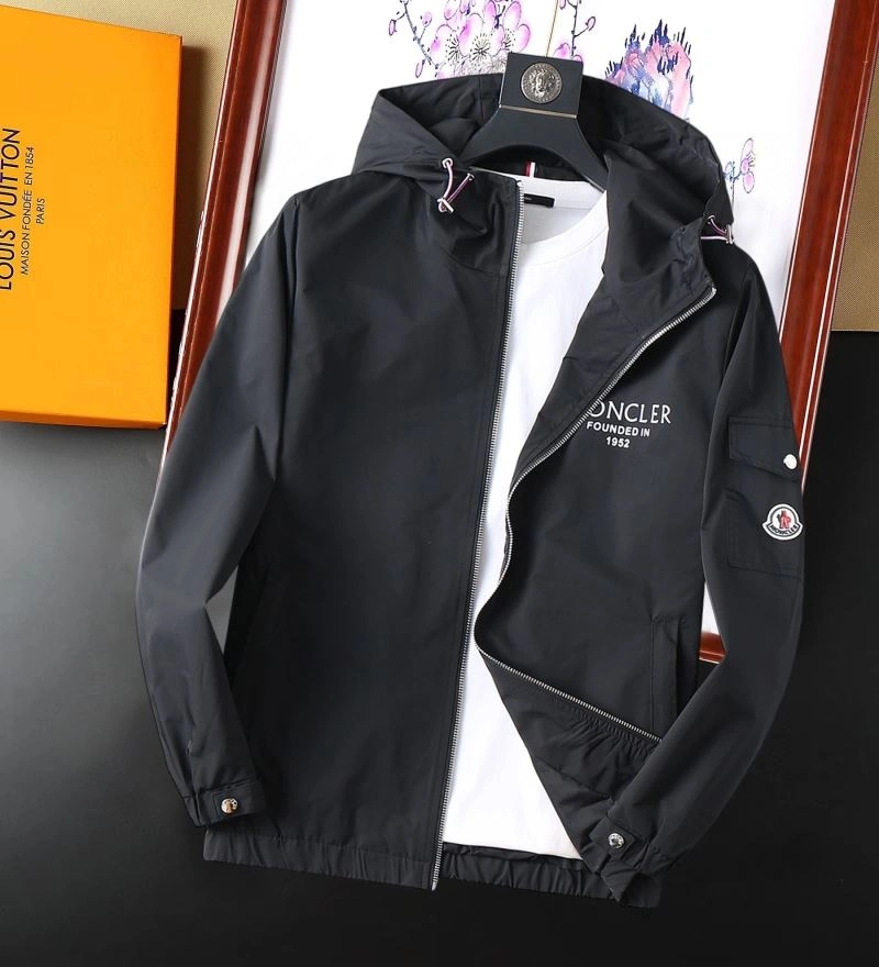 Moncler Outwear ZipUp 142105