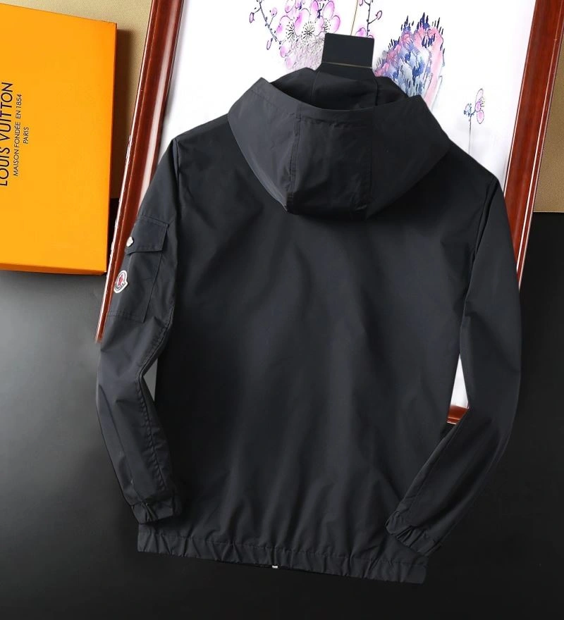 Moncler Outwear ZipUp 142105