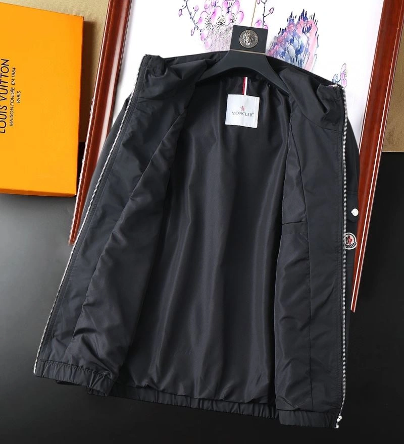 Moncler Outwear ZipUp 142105