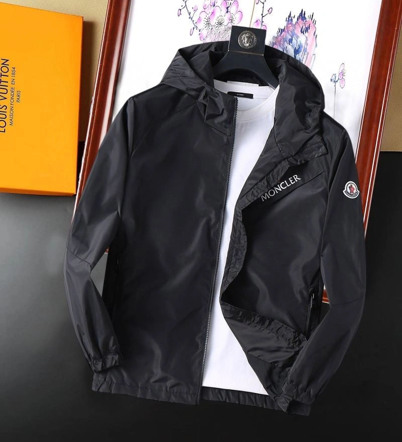 Modern Moncler Outwear 142106