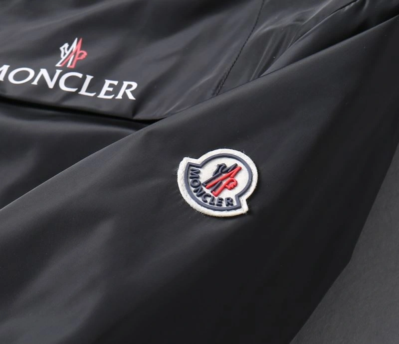 Modern Moncler Outwear 142106