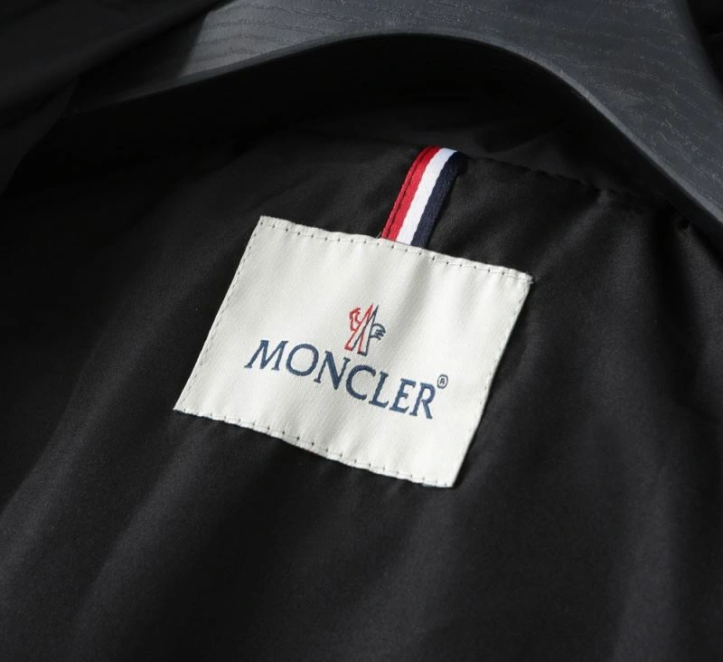 Moncler Outwear TopPick 142102