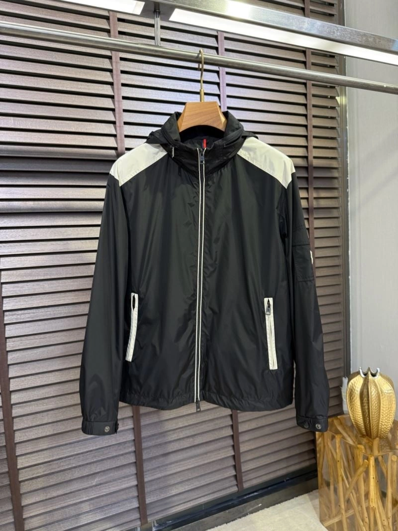 Contemporary Moncler Outwear 142103