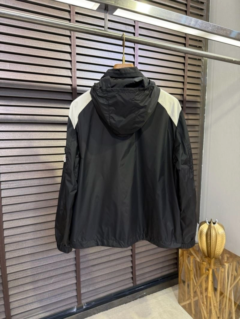 Contemporary Moncler Outwear 142103
