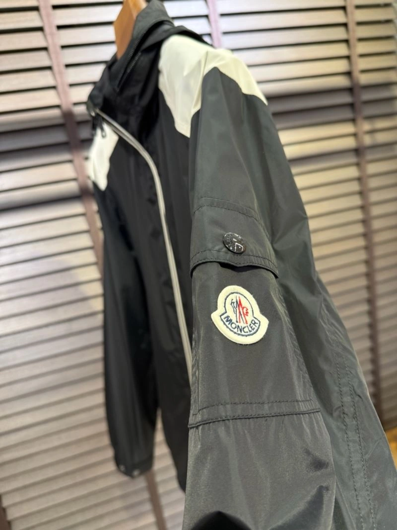 Contemporary Moncler Outwear 142103