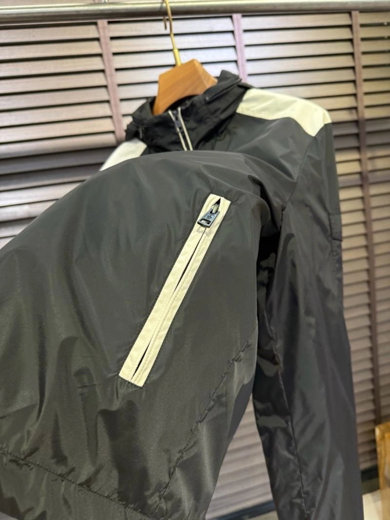 Contemporary Moncler Outwear 142103