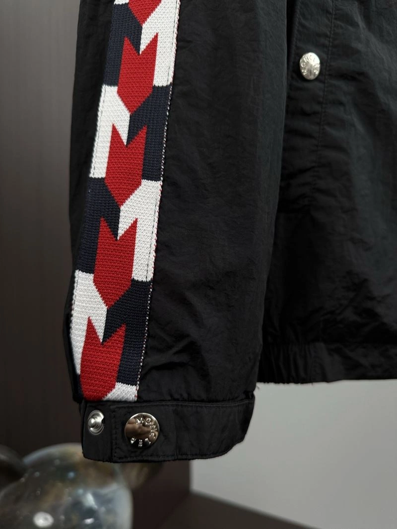Functional Moncler Outwear 142104
