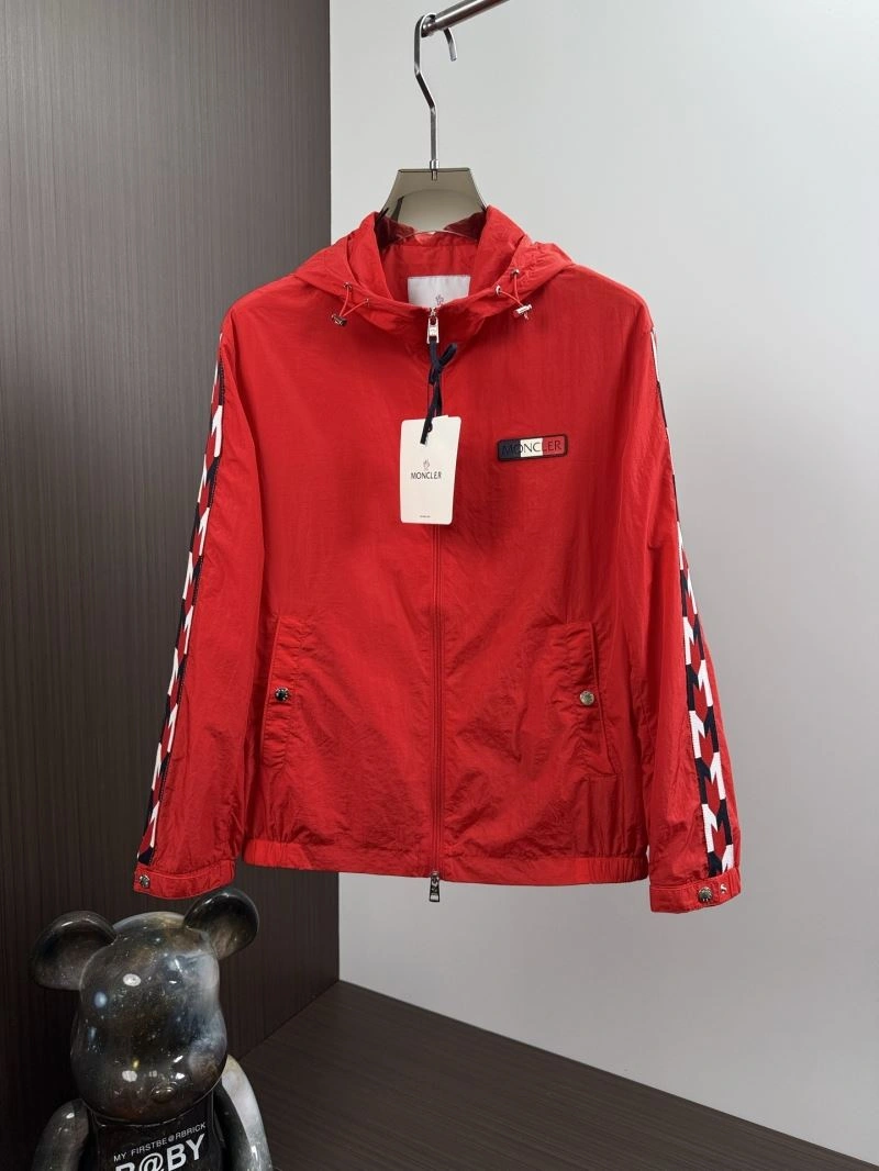 Functional Moncler Outwear 142104