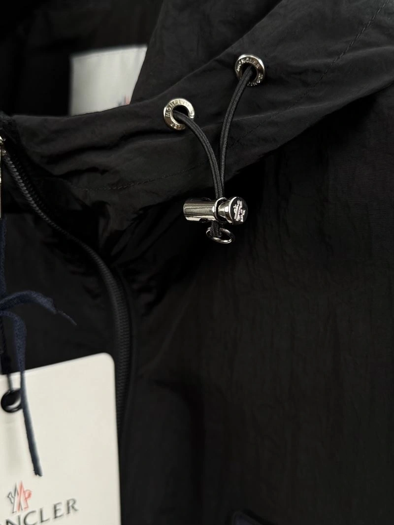 Functional Moncler Outwear 142104
