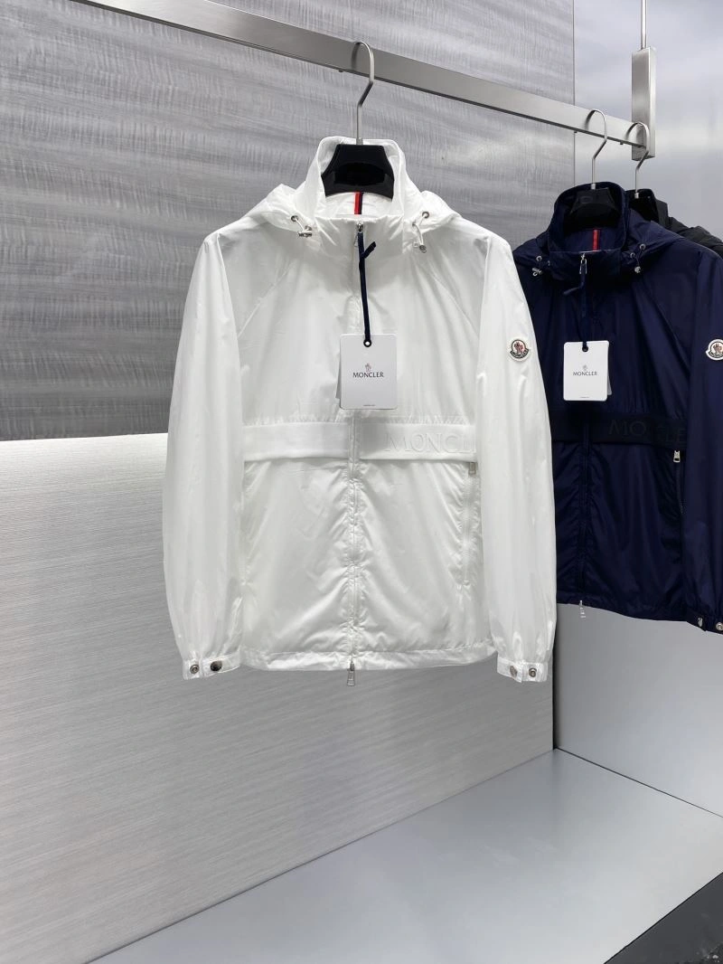 FlexibleFit Moncler Outwear 142101