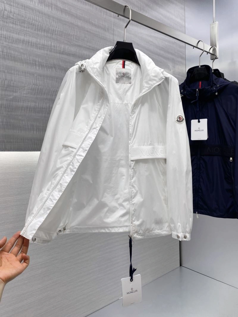 FlexibleFit Moncler Outwear 142101