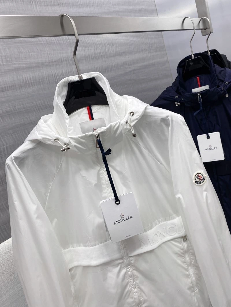 FlexibleFit Moncler Outwear 142101