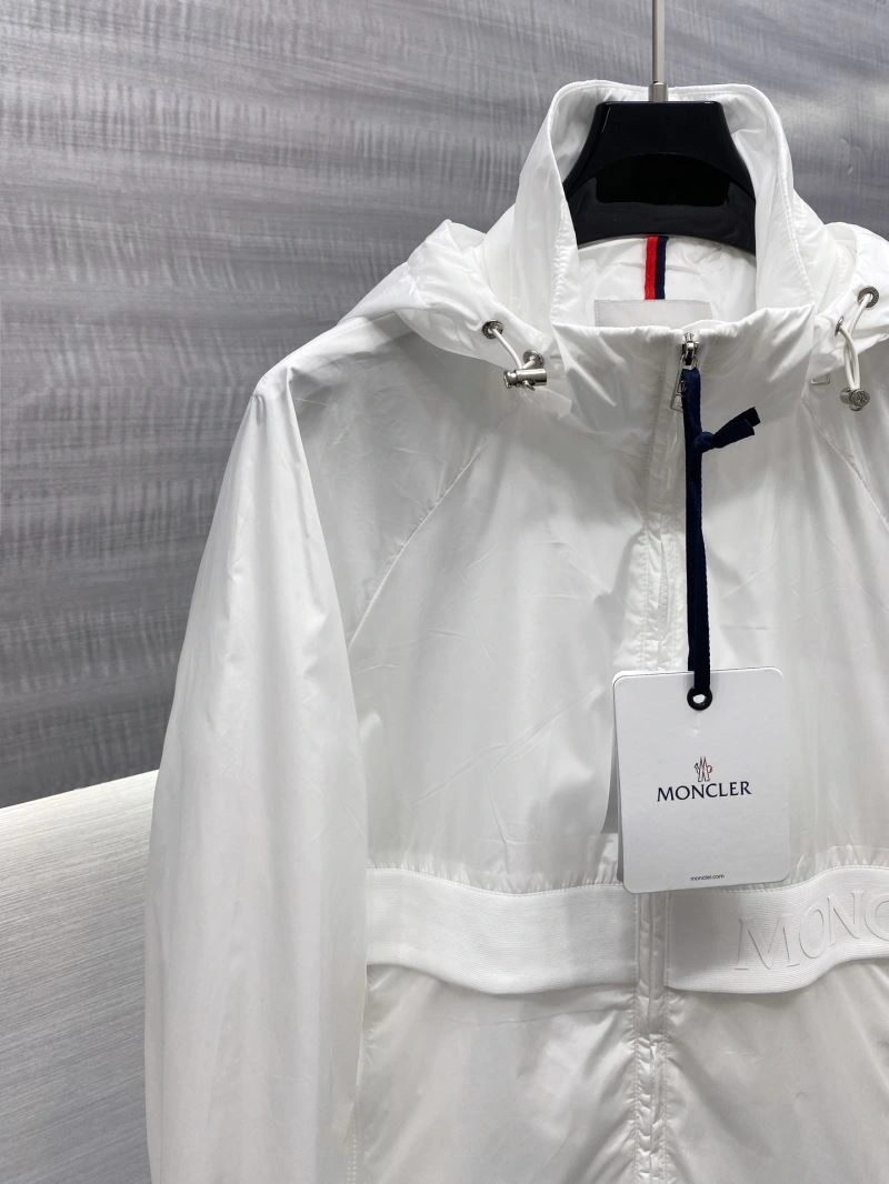 FlexibleFit Moncler Outwear 142101