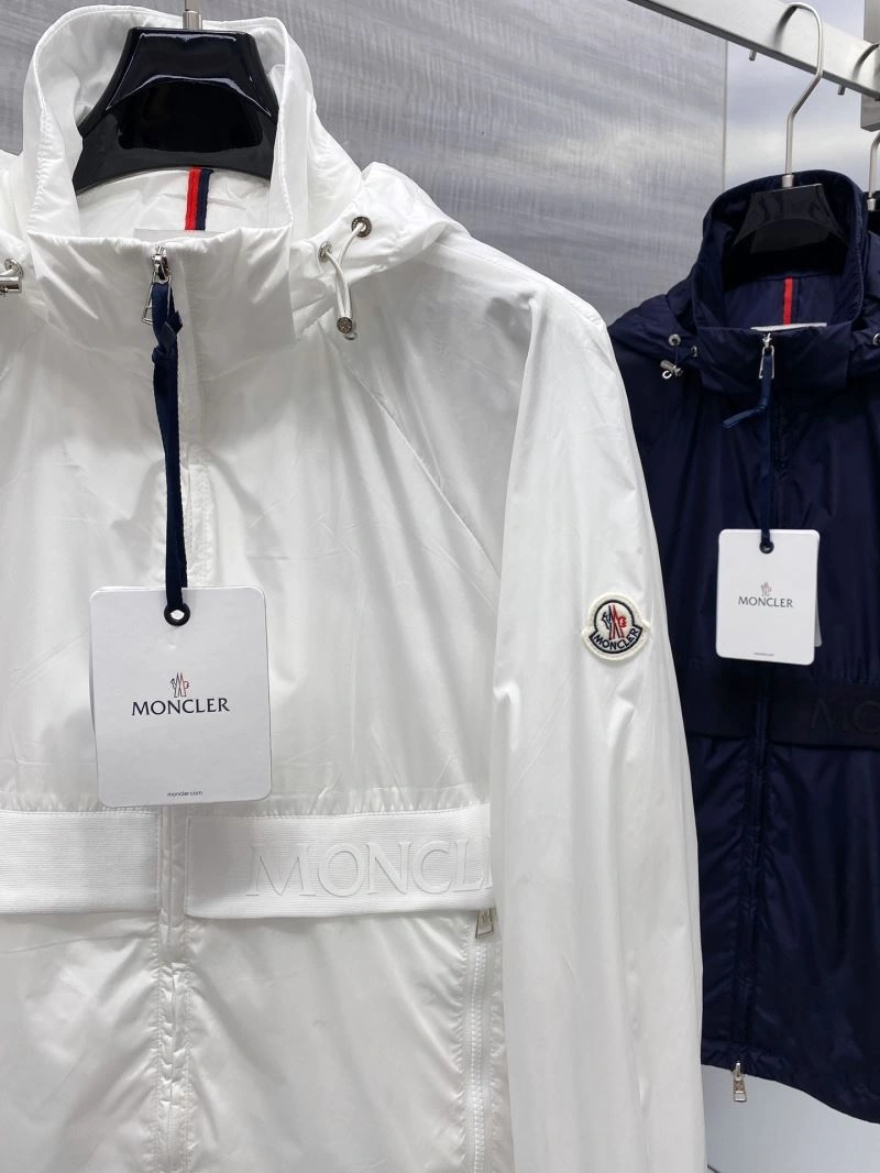 FlexibleFit Moncler Outwear 142101