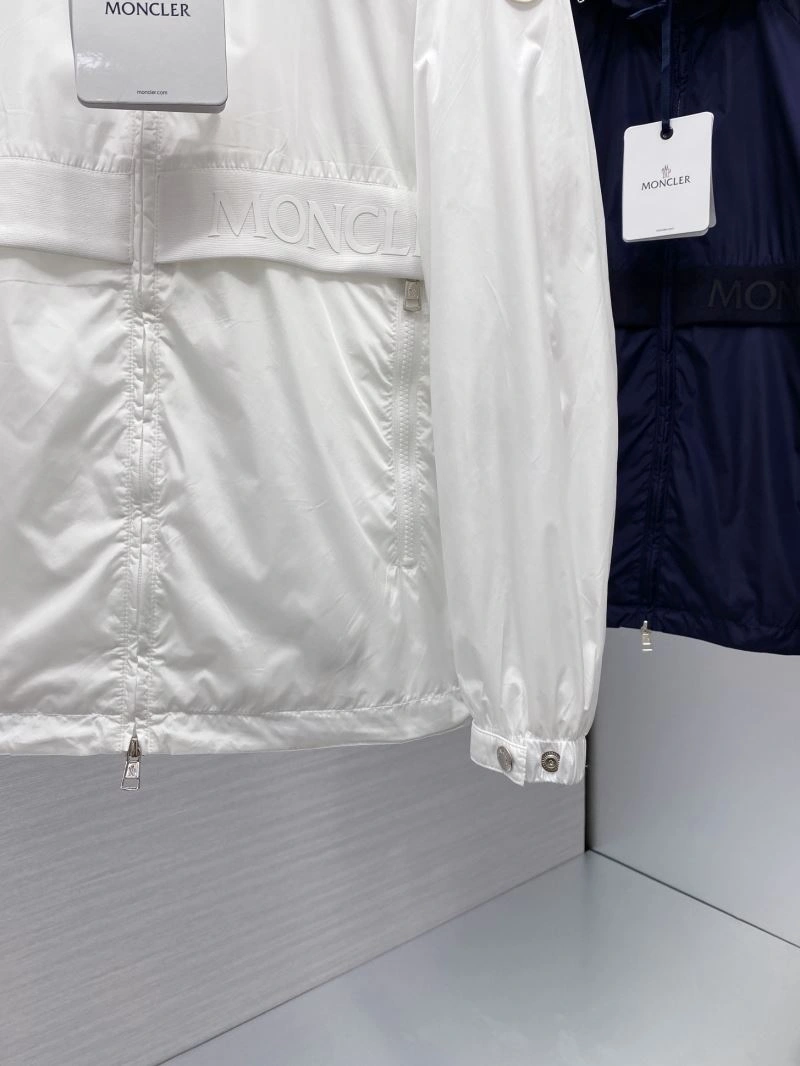 FlexibleFit Moncler Outwear 142101