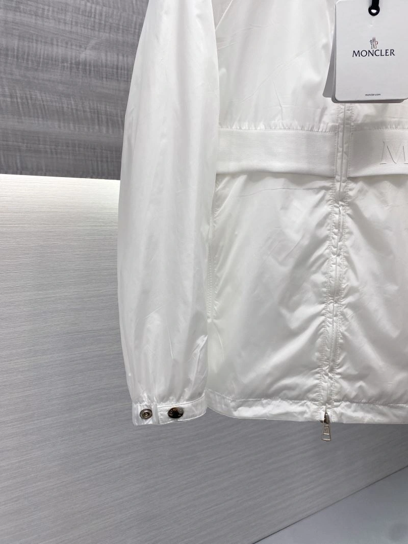 FlexibleFit Moncler Outwear 142101