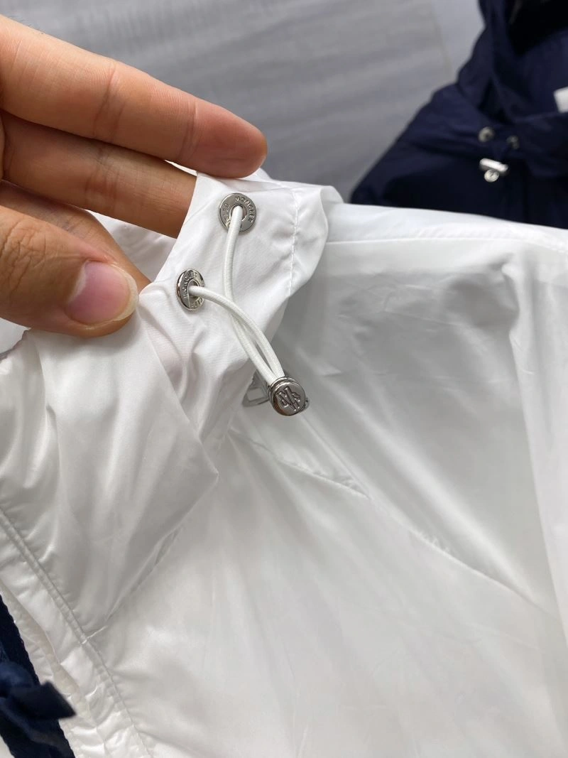 FlexibleFit Moncler Outwear 142101