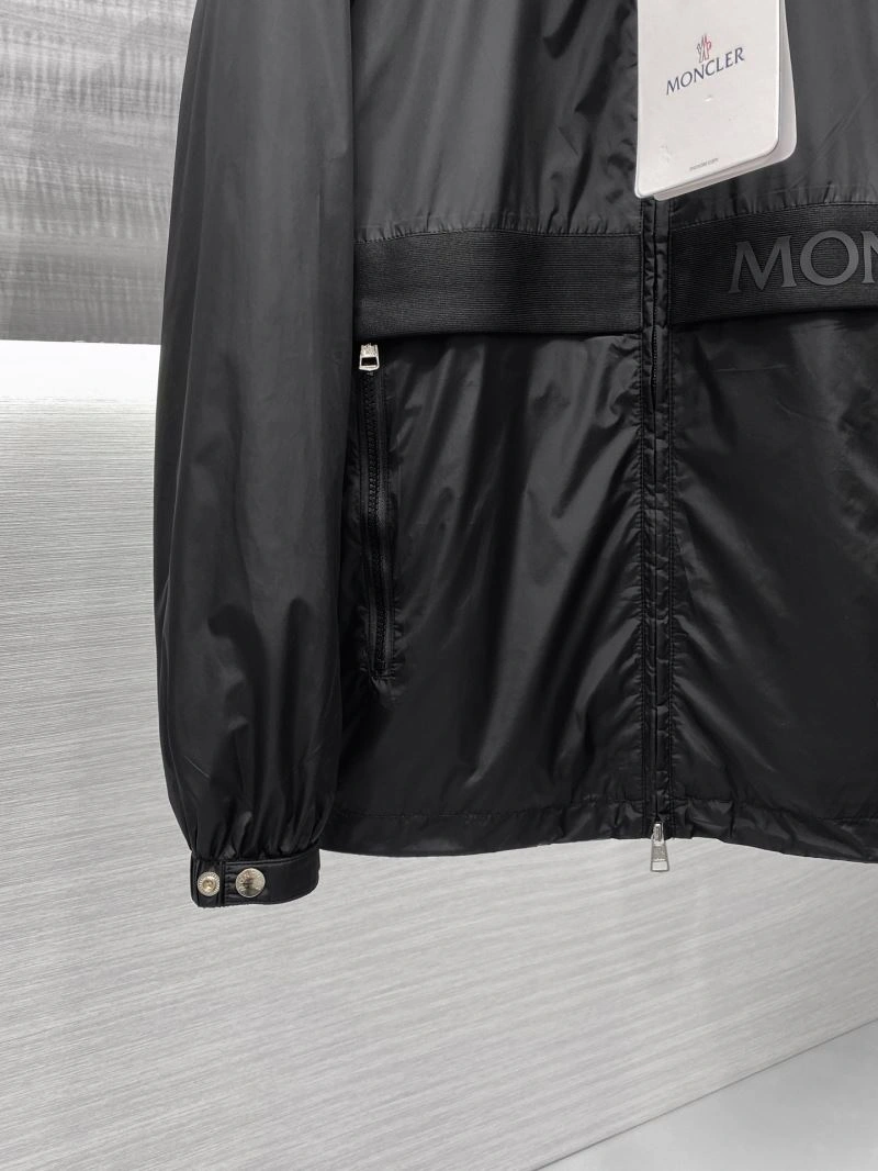 WellDesigned Moncler Outwear 142096