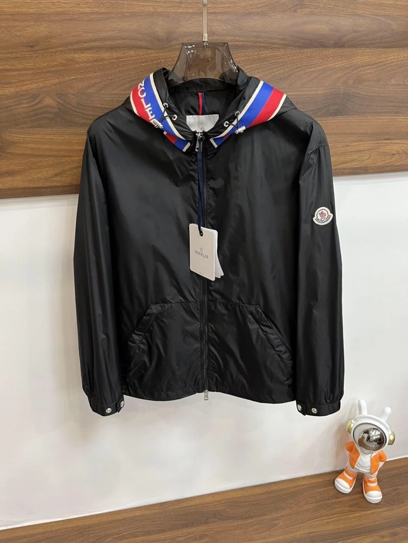 Moncler Outwear SportInspired 142090