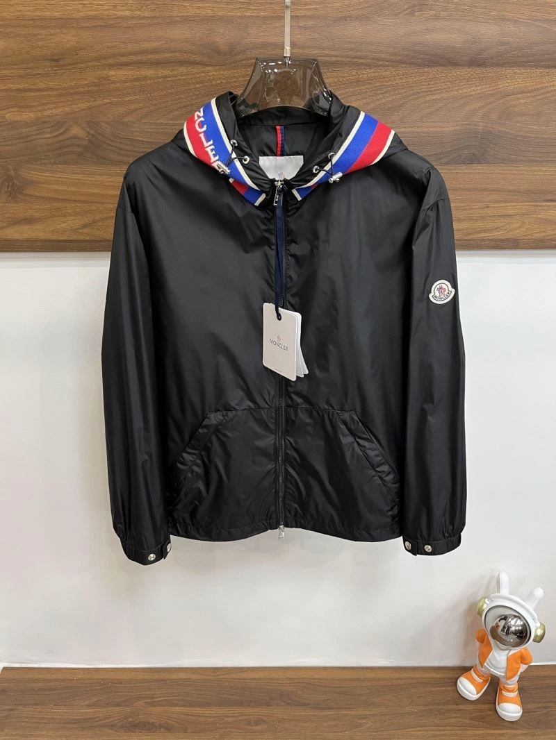 Moncler Outwear SportInspired 142090