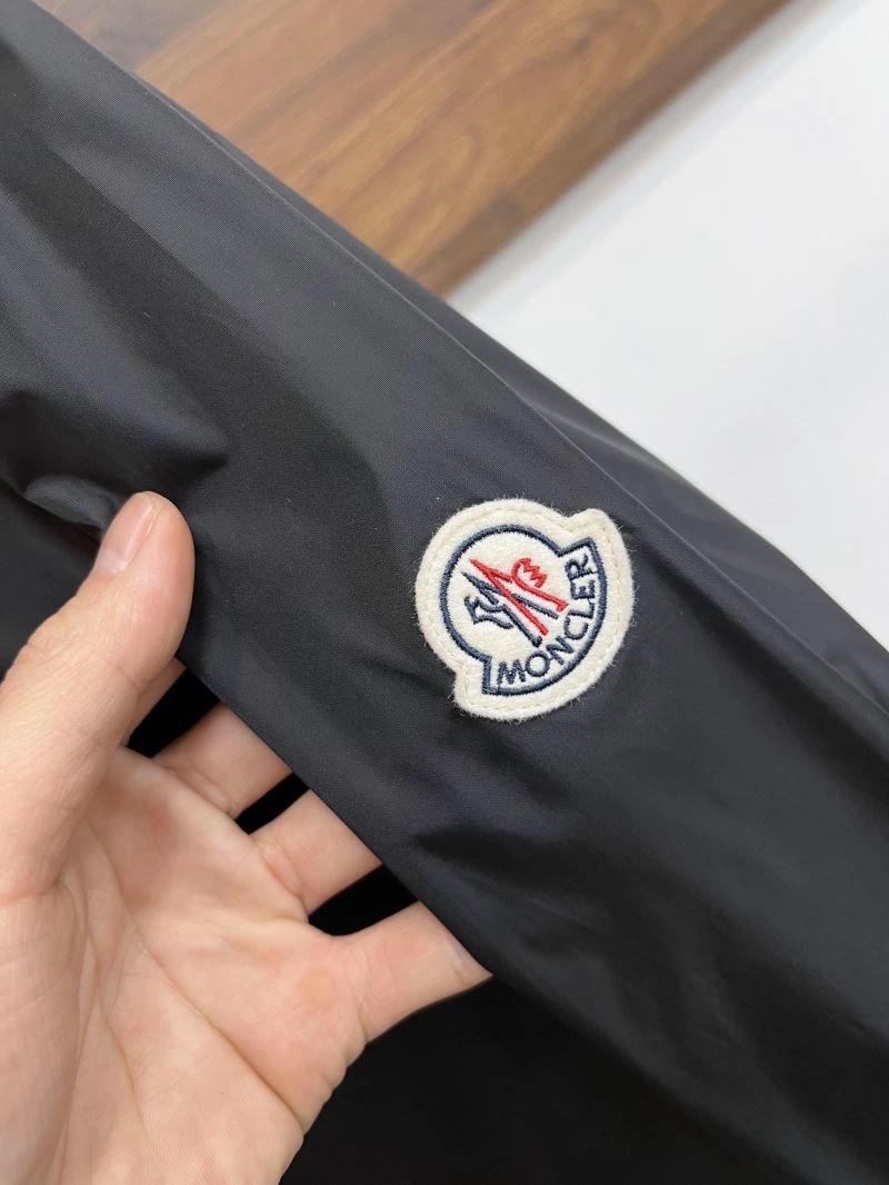 Moncler Outwear SportInspired 142090