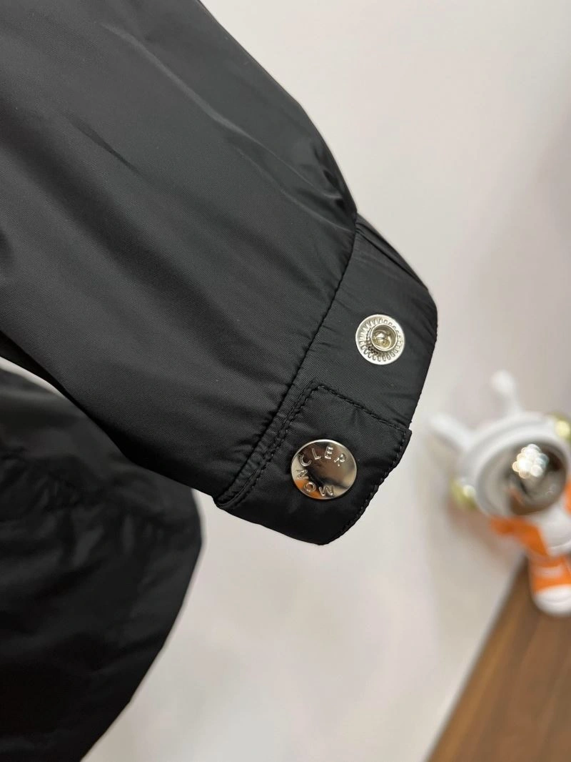 Moncler Outwear SportInspired 142090