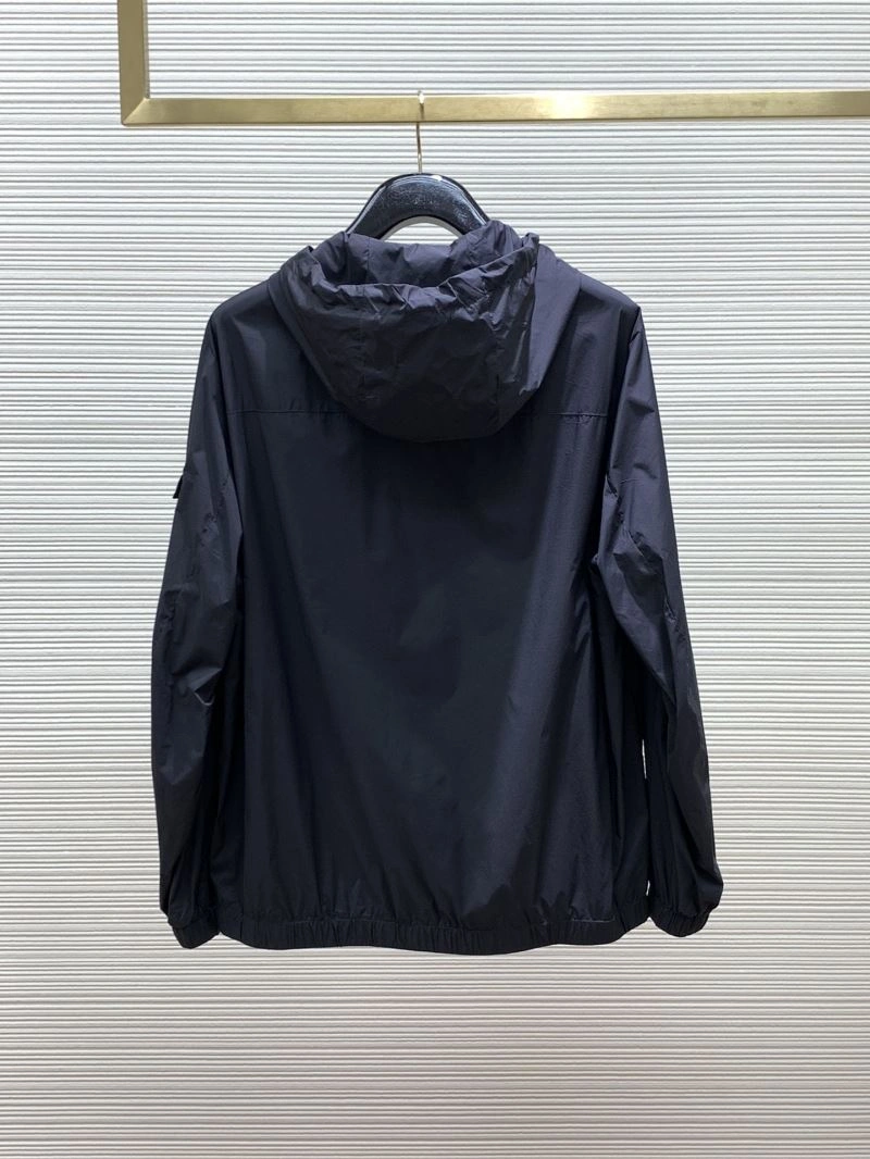 Stretchable Moncler Outwear 142084