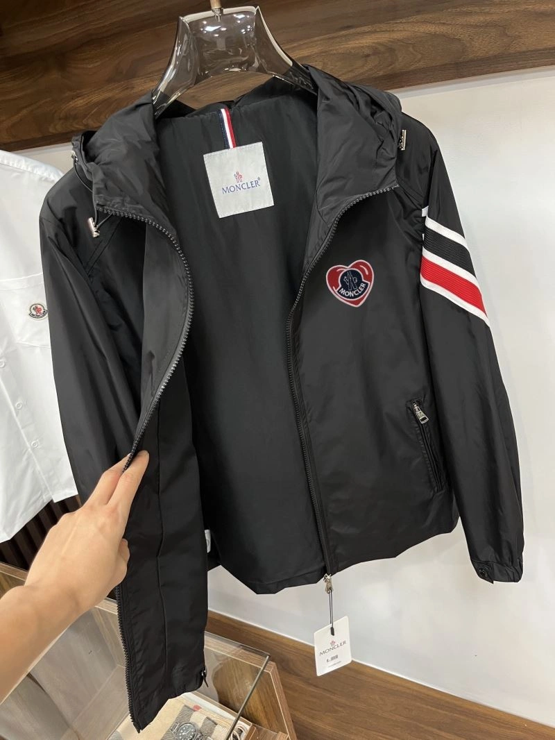 Snug Moncler Outwear 142091