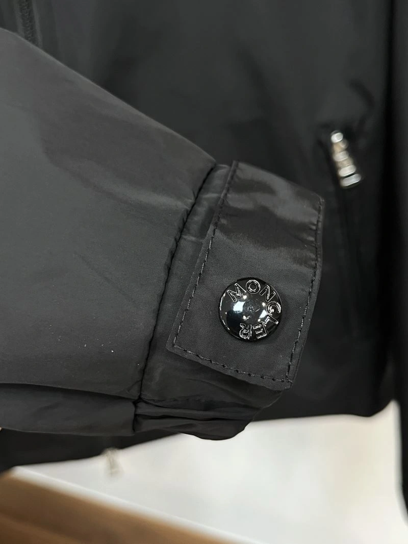 Snug Moncler Outwear 142091