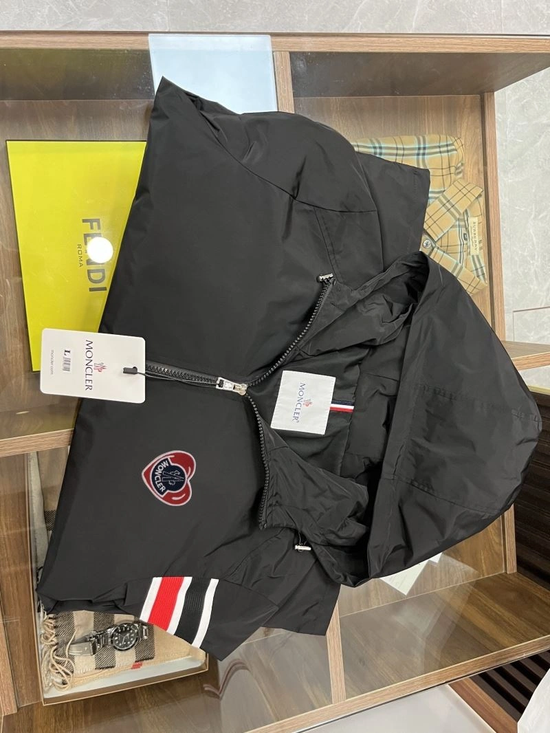 Snug Moncler Outwear 142091