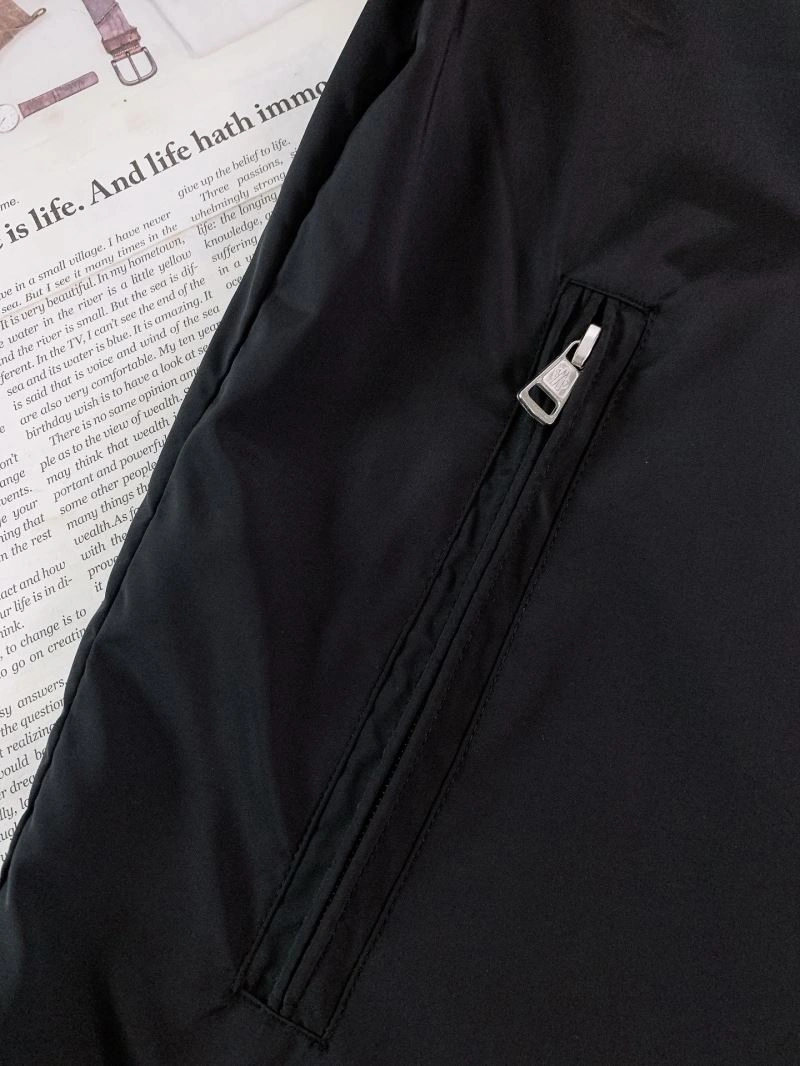 Upgraded Moncler Outwear 142082
